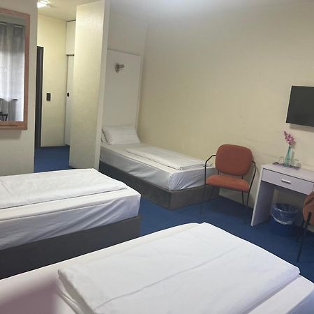 קלן Hotel Am Flughafen מראה חיצוני תמונה