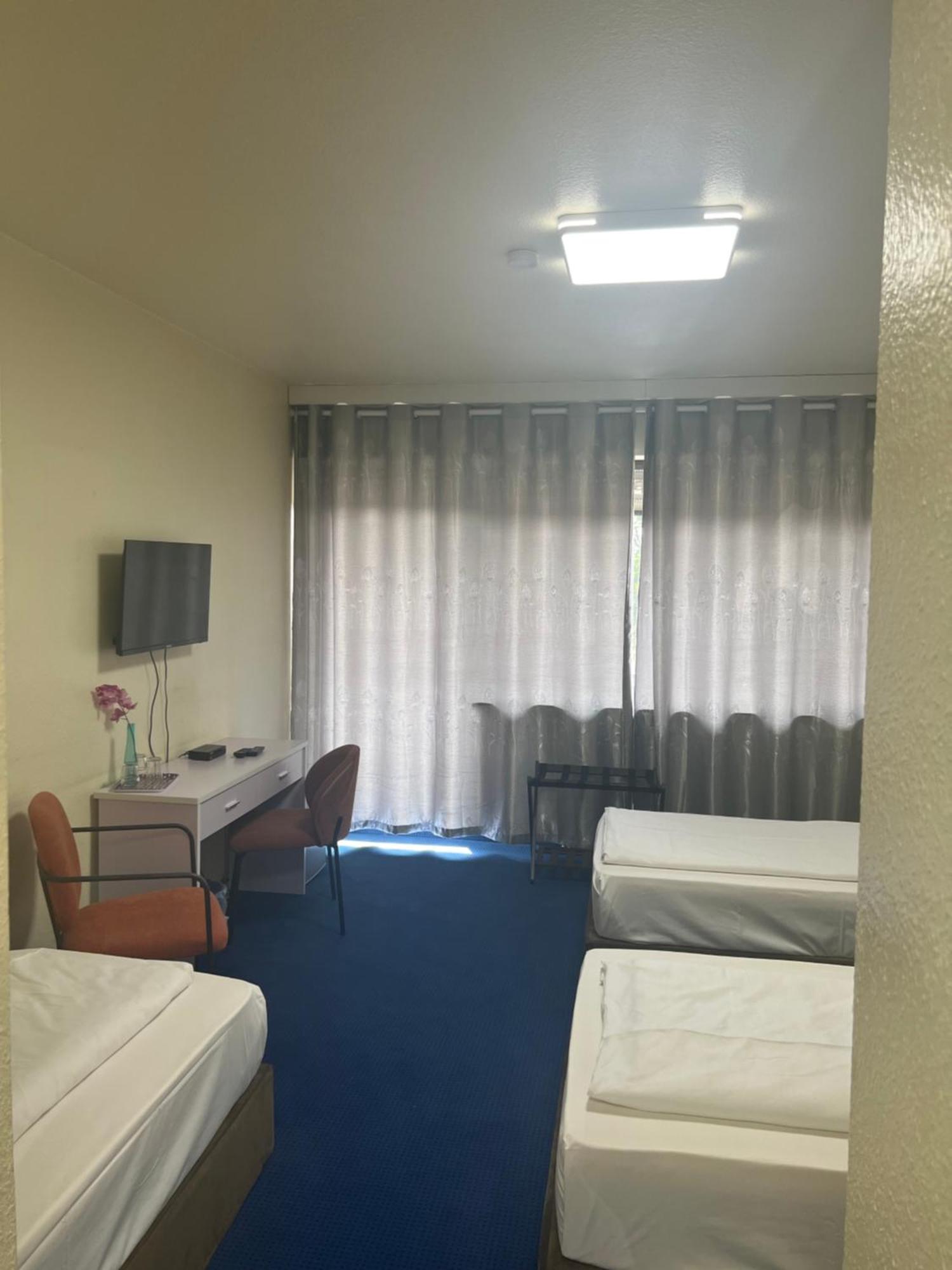 קלן Hotel Am Flughafen מראה חיצוני תמונה